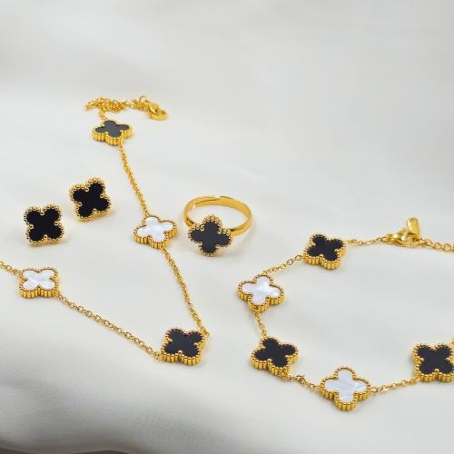 Black and White Clover Necklace Combo